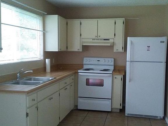 2nd image of 3058 Auburn Blvd