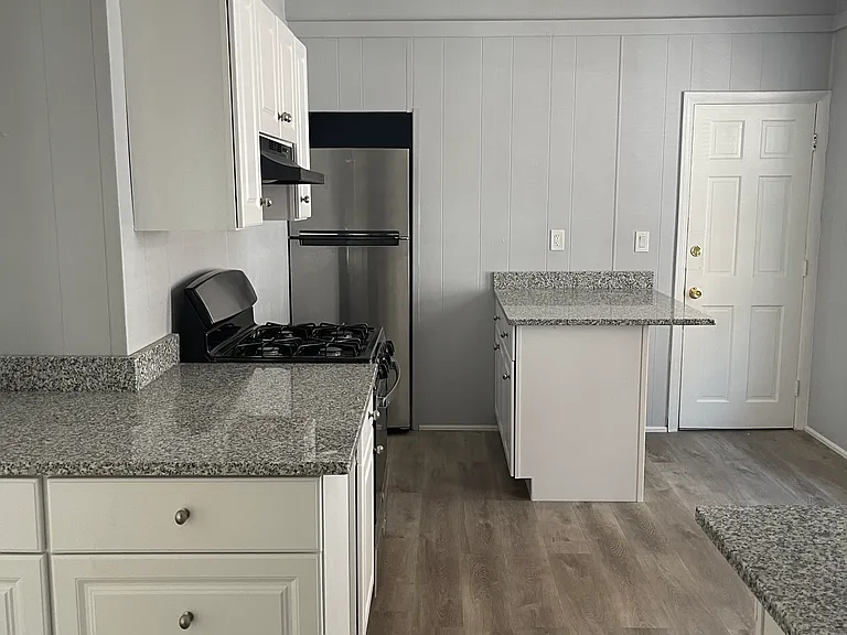 137 Franklin St #2 — Photo 14
