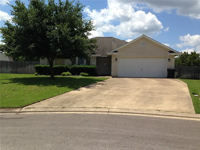 1200 Baywood Ct — Photo 4