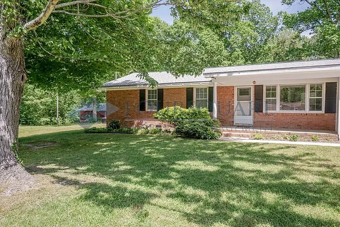 3 bed, 1.5 bath, 1497 sqft, $1,797 — Photo 1
