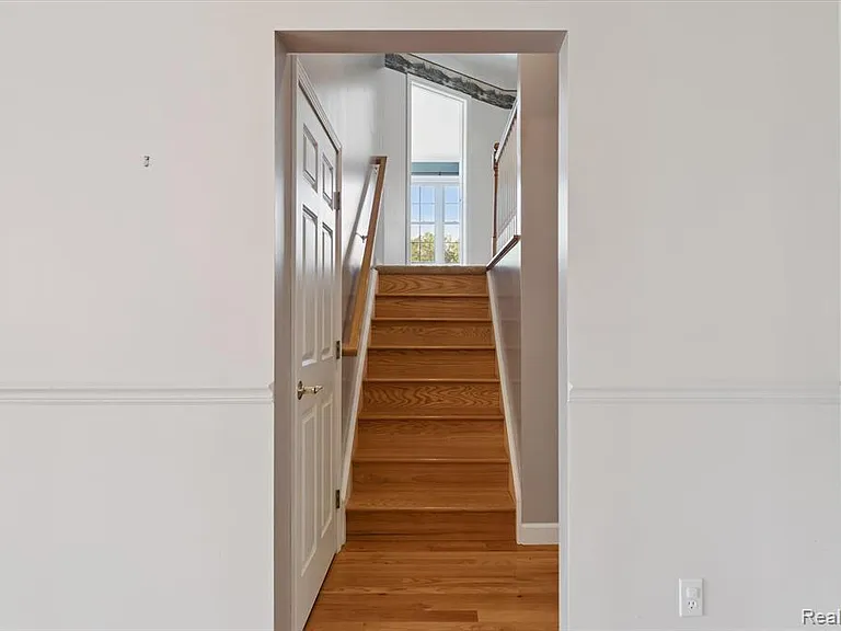 2860 E Coon Lake Rd — Photo 22