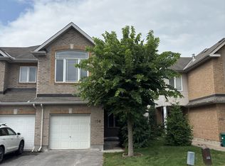 108 Talltree Cres #1, Ottawa, ON K2S 0A9