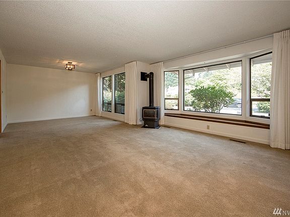 4th image of 1319 142nd Pl NE
