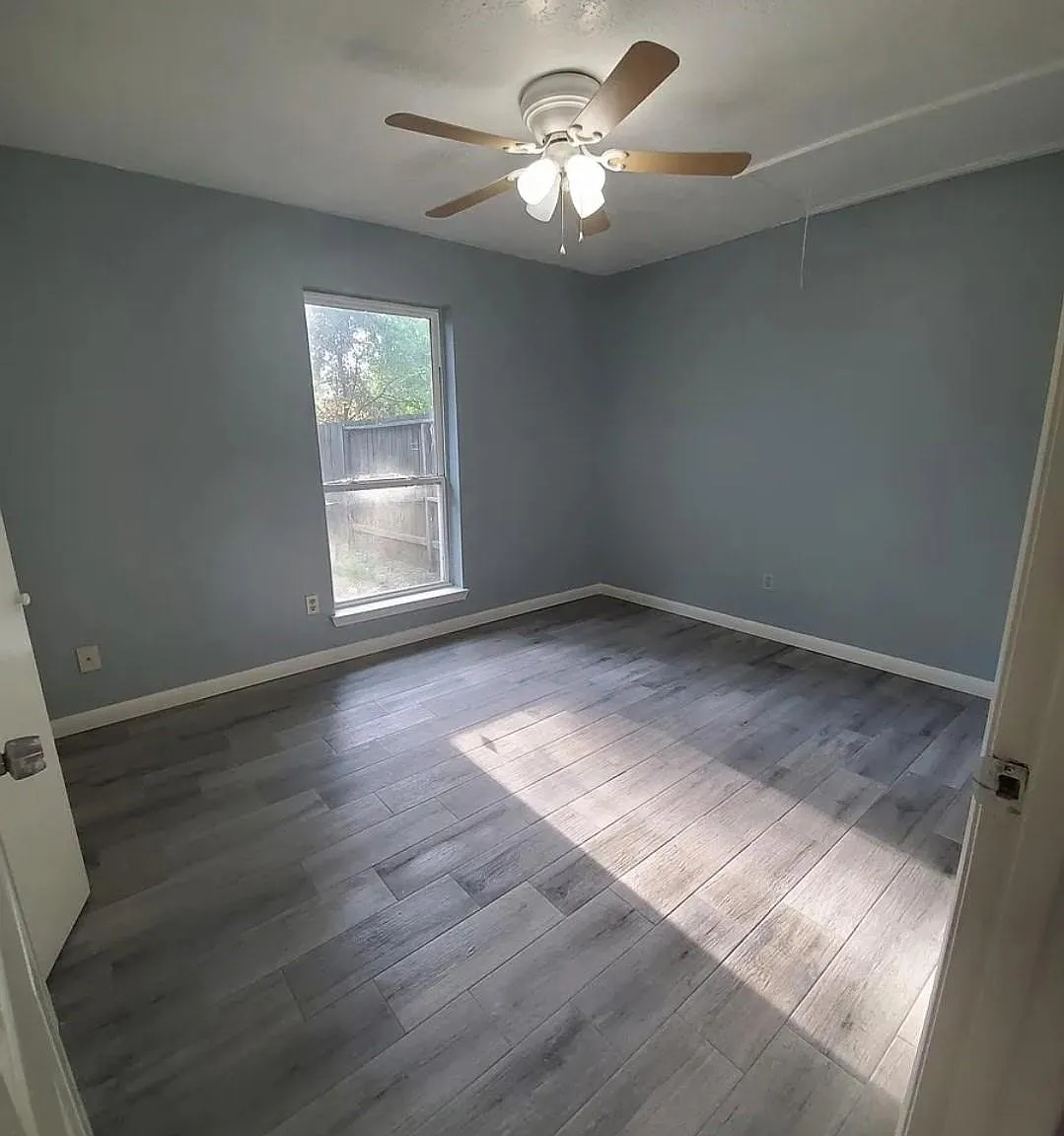 2 bed, 1.0 bath, 700 sqft, $1,200 — Photo 3