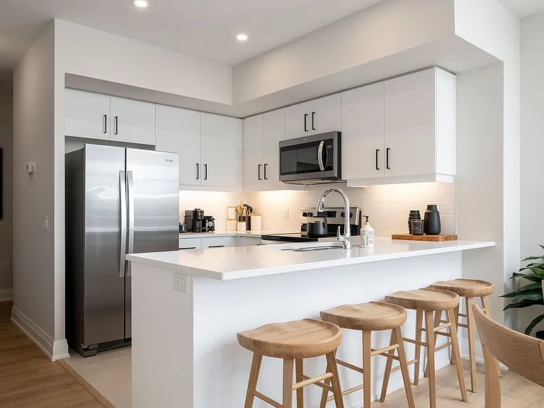 4286 King St E #905 — Photo 13