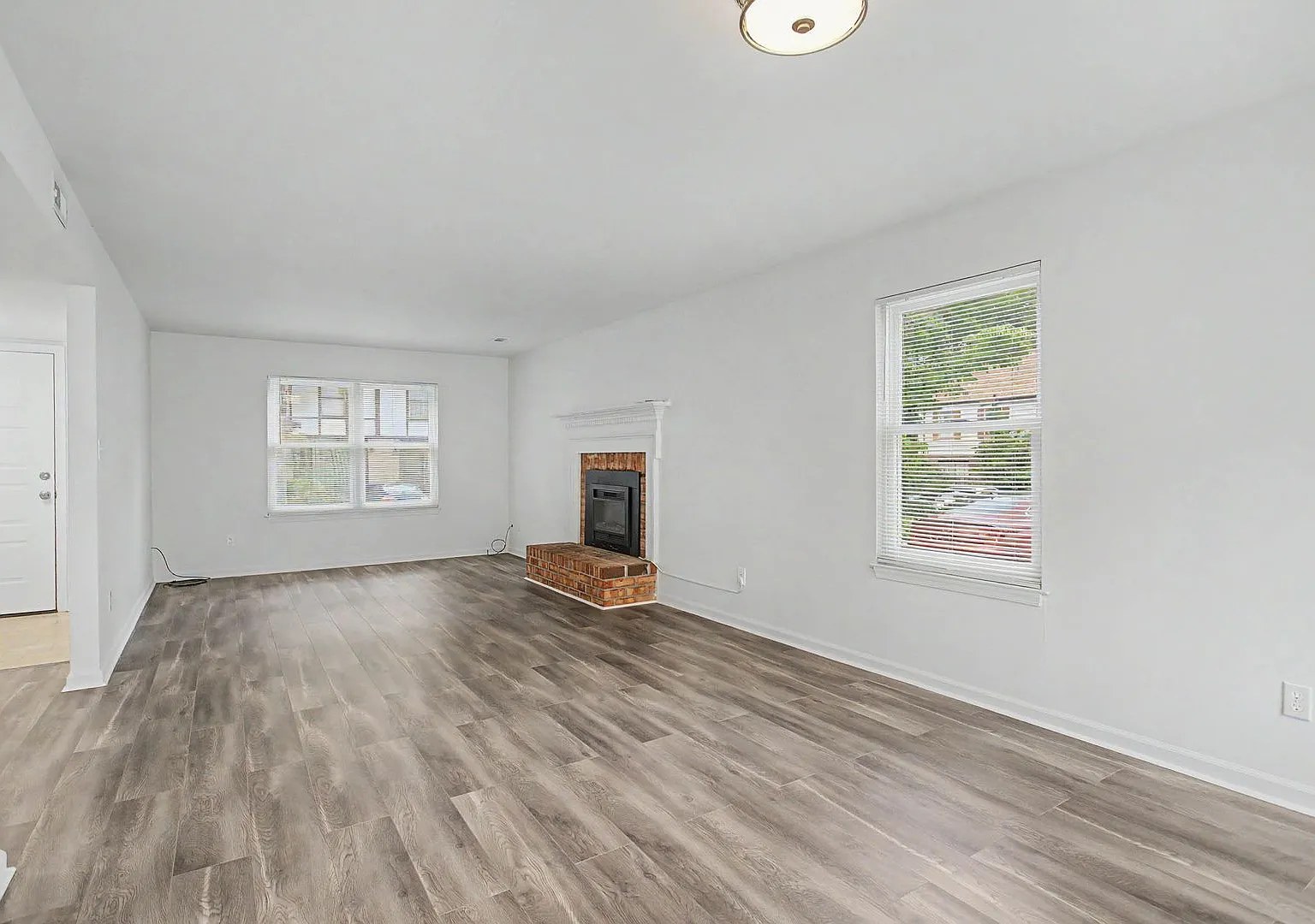 285 Merrimac Trail Unit 5 — Photo 4