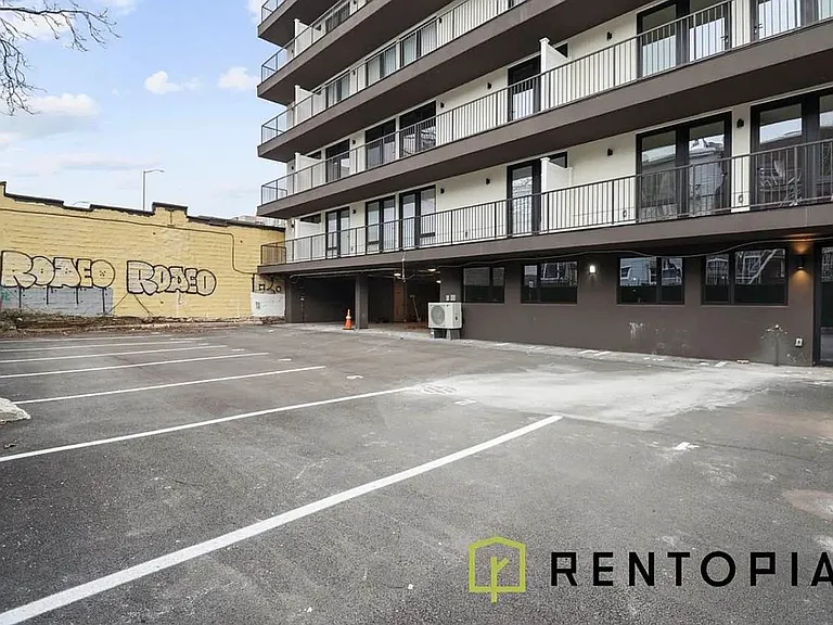 352 Meeker Ave #7C — Photo 11