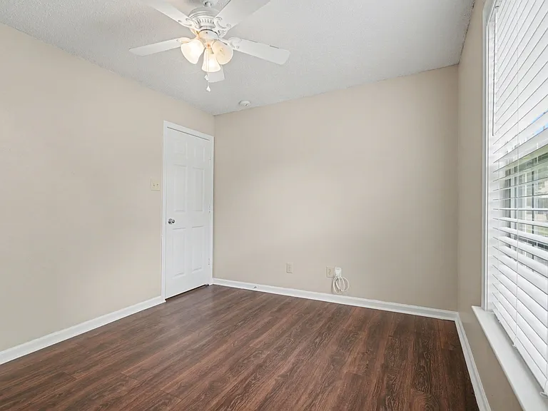 836 Chastain Ave — Photo 16