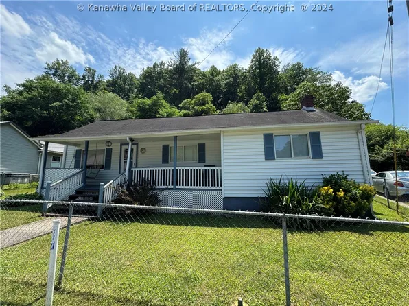 44 Briarwood Hollow Rd, Holden, WV 25625
