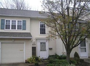 1695 Walnut Ln #1-8, Rocky River, OH