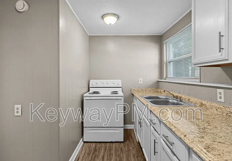 116 Argyle Ave #B — Photo 8