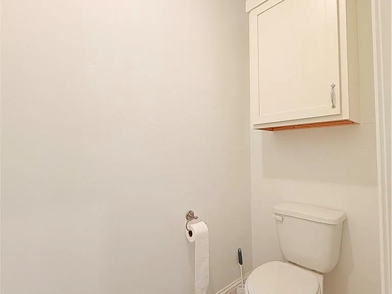 2303 Paddington St — Photo 15