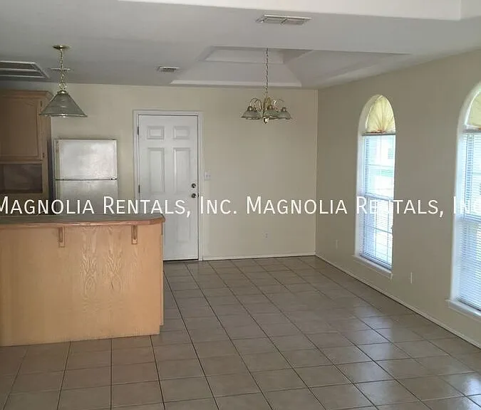 2514 Salvatierra Ave #2 — Photo 2