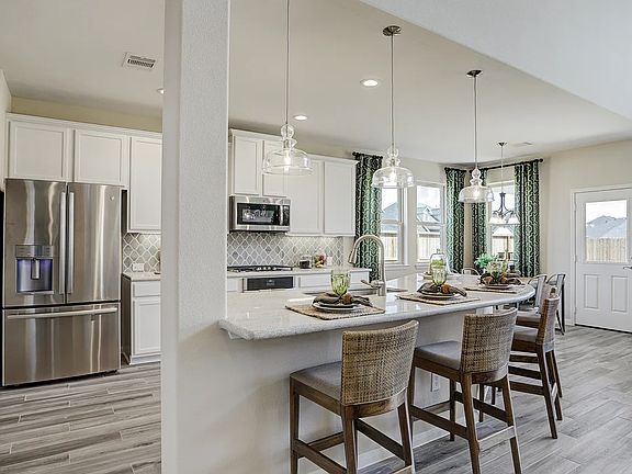 Kitchen with center island