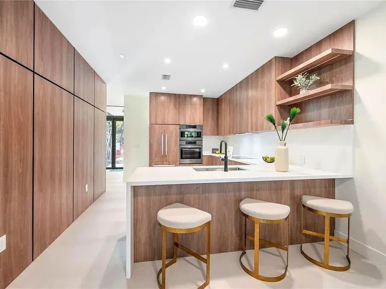 3073 Hibiscus St — Photo 17