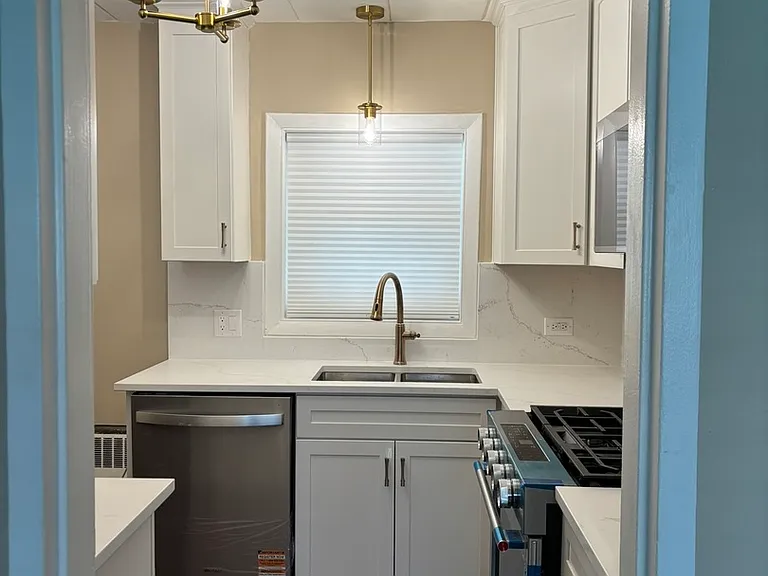 1318 Central St #1N — Photo 7