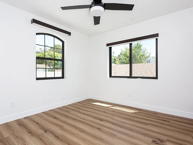 2610-2612 Juan St #2610-2 — Photo 12