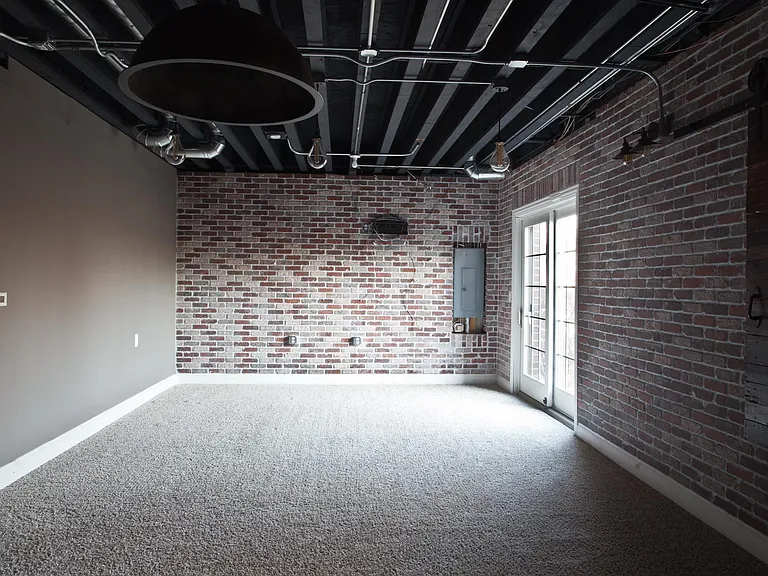 2213 Maple Hill Ct — Photo 29
