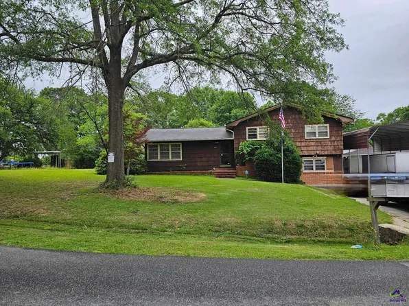 419 Pine Valley Dr, Warner Robins, GA 31088