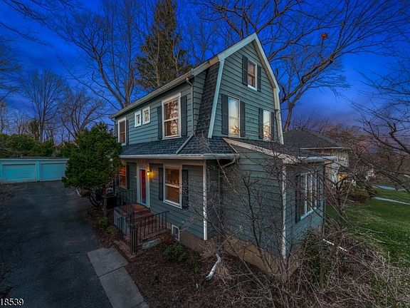 2nd image of 133 Buckingham Rd