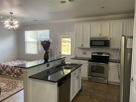 3rd image of 24526 Folkstone Cir