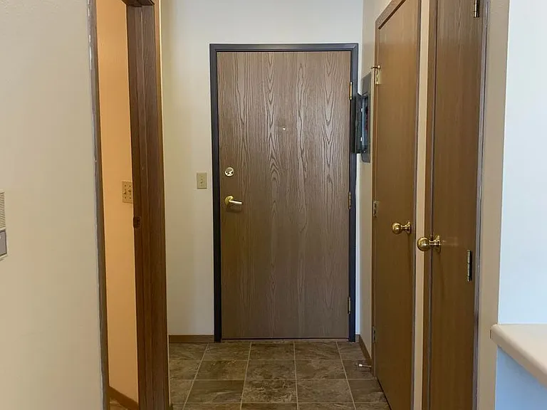 Dakota E & W Apartments — Photo 84
