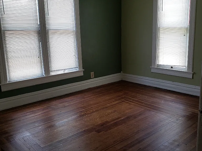 402 Denver St — Photo 9