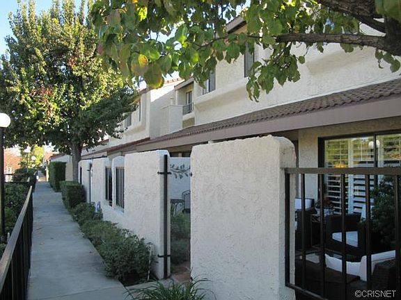 2nd image of 18150 Oxnard St Unit 91