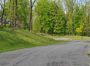 4 Walnut Hill Rd, Warwick, NY 10990