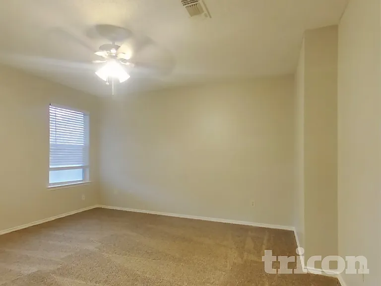 420 Deauville Dr — Photo 7