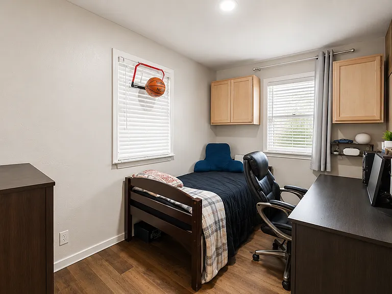 722 Lambrecht Ln — Photo 9