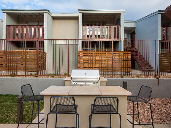 4th image of 5800 Harper Dr NE APT 502