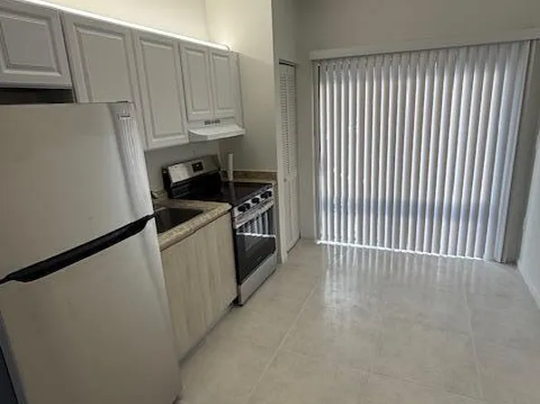 2301 NE 16th St, Pompano Beach, FL 33062