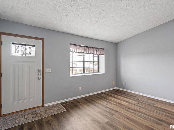 3rd image of 4015 Lillie Ave APT 108