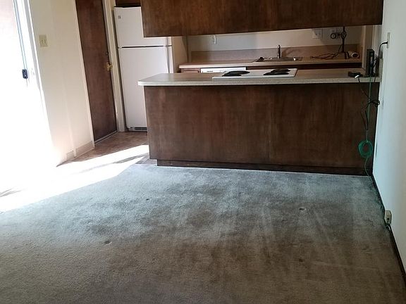 3rd image of 1075 Dodge Dr