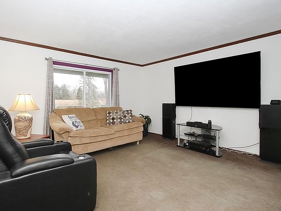 2nd image of 21W307 Drury Ln
