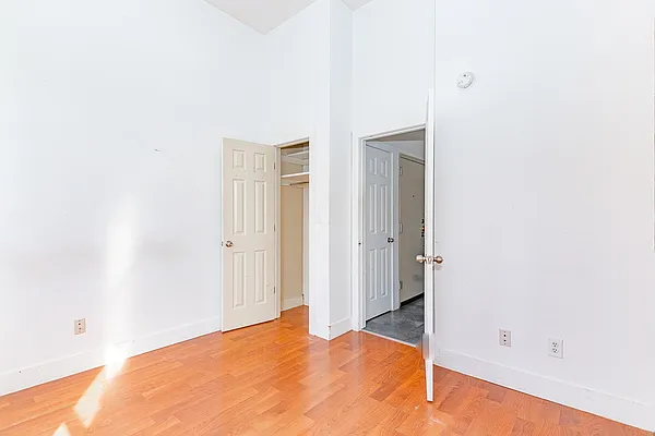 Rented by MySpaceNYC | media 7