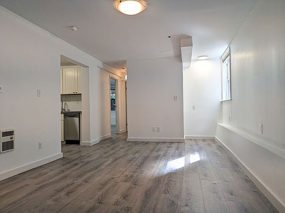 3rd image of 1445 Oak St APT 7