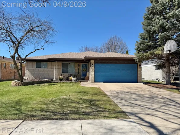 39641 Edgemont Dr, Sterling Heights, MI 48310