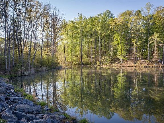 3rd image of 76 Lake At Lissara
