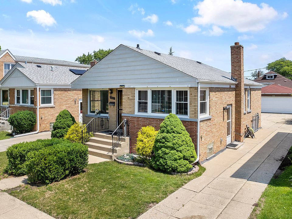 2nd image of 2833 Gustav St
