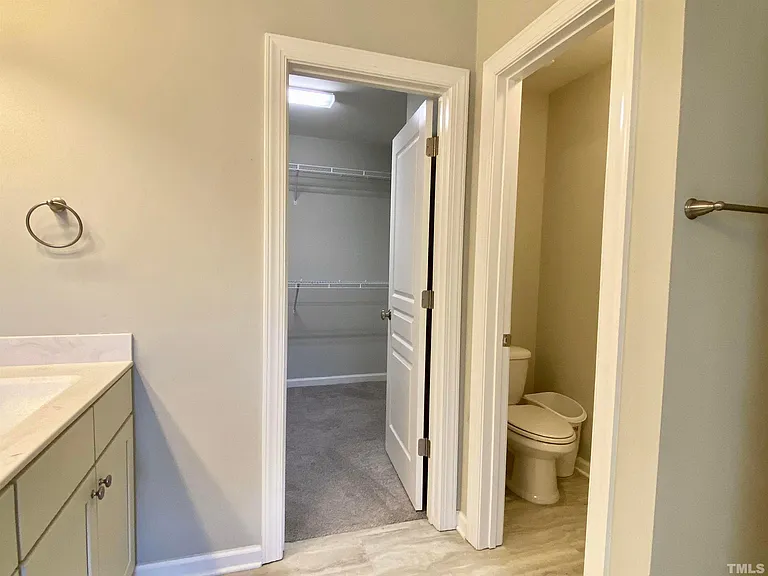 207 Lake Dr — Photo 21