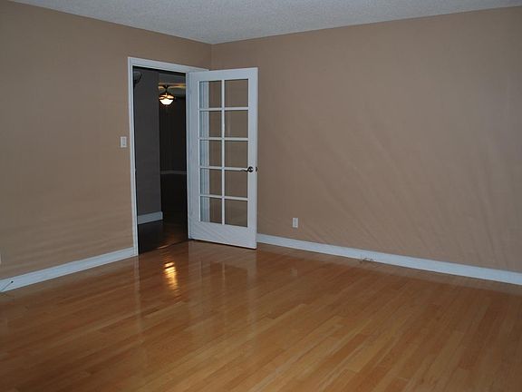 office or 4th bedroom