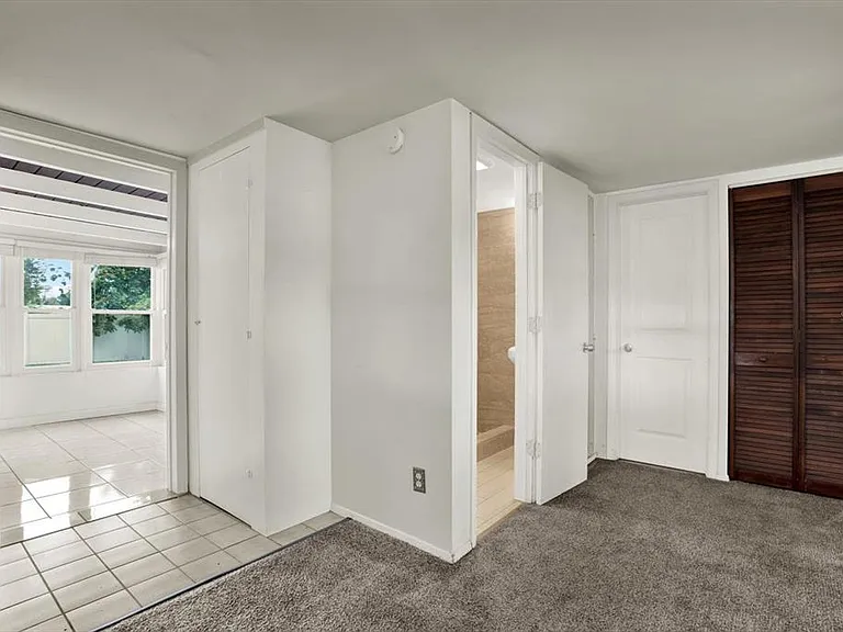 8567 Ridge Rd — Photo 12