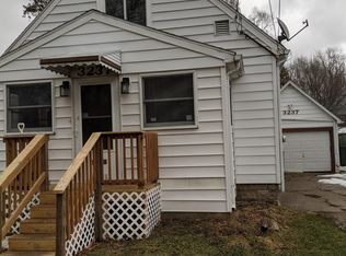 3237 Stabler St, Lansing, MI 48910