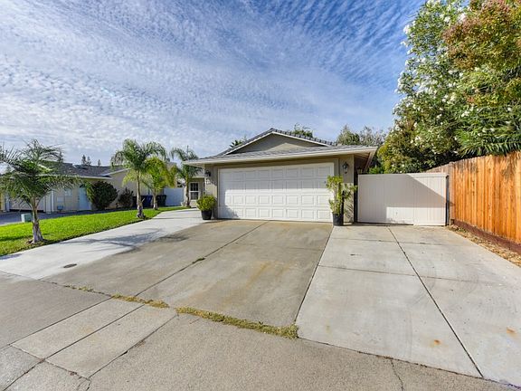 2nd image of 7124 Hayward Dr