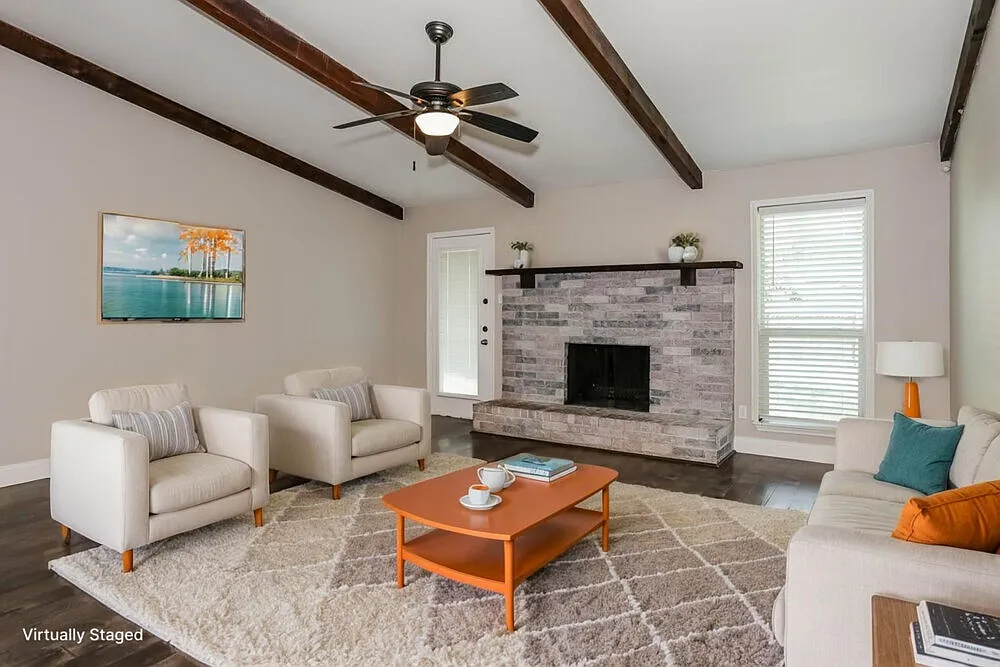 3 bed, 2.0 bath, 1480 sqft, $2,325 — Photo 3