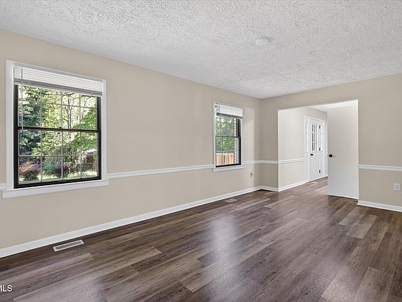 3rd image of 1238 Ruritan Run Rd