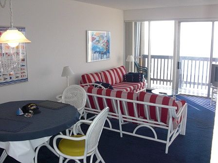 dining/living with water view