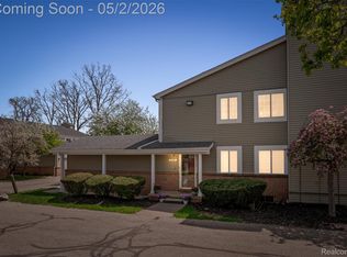 2178 Woodrow Wilson Blvd #20, West Bloomfield, MI 48324